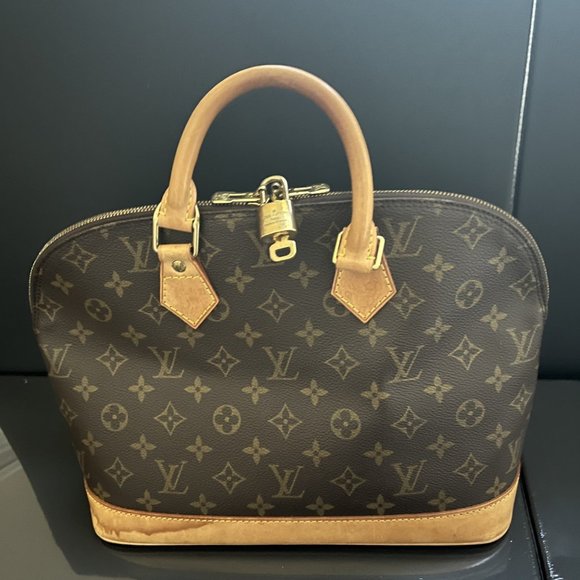 Authentic Louis Vuitton Alma Sarchel with Lock & Dust cover - Picture 1 of 12